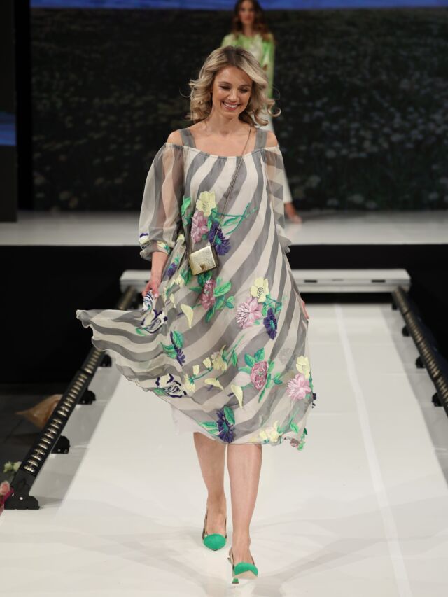 Aj Vás potešil svieži nádych počasia 🌧️? Prírodu určite áno 🍀🍀🍀

#svieže #počasie #šaty #dress #fashionshow #križovatky #lydiaeckhardt #lydiaeckhardt_fashion #newcollection #collection #summer #leto #handmade #slovakia #bratislava #model @zuzina_c #shoes @fiorangelo_sk #bag @lamio_sk #hair @salonkrasymonika #makeup @revlon_sk #foto @peterfrolo