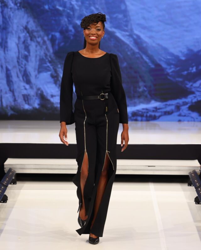 Obľúbený overal - ide sa na párty💃👍

#obľubený #overal #party #outfit #čierna #kolekcia #black #collection #fashion #trend #jar #spring #lydiaeckhardt#lydiaeckhardt_fashion #fashionshow #newcollection #časodpovie #collection #handmade #slovakia #bratislava #model @maralukama  #shoes @fiorangelo_sk #belt @zrzaky.sk #hair @salonkrasymonika #makeup @revlon_sk #foto @peterfrolo