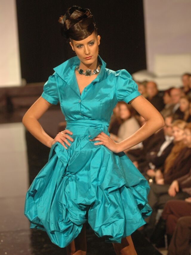 Spomienky zima 2010
Našej zimnej prehliadke 2010 dominovala nespútaná zvieracia potlač, paleta výrazných farieb, štruktúrované dôstojnícke saká a nezabudnuteľné, kreatívne účesy.

#spomienky #zima2010 #zvieracievzory #lydiaeckhardt #lydiaeckhardt_fashion