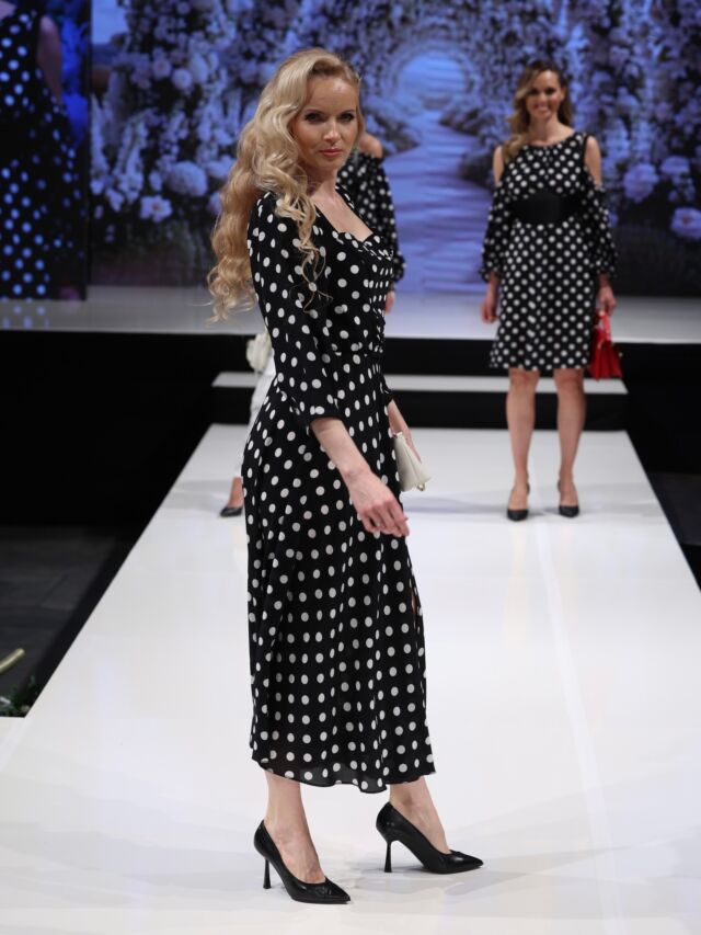 💃🏼Modelka: @lalapolackova 
👠Topánky: @fiorangelo_sk 
👛Kabelka: @coccinelle_sk @lamio_sk
💄Makeup: @revlon_sk 
💇🏼‍♀️Vlasy: @monika__zradulova 
📸Foto: @peterfrolo 

#lydiaeckhardt #lydiaeckhardt_fashion #summer #collection